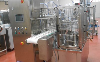 מכונת מילוי ואריזה אוטומטית.