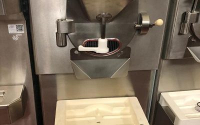 מכונת גלידה תעשייתית מתוצרת Carpigiani, דגם LABOTRONIC 20 60 RTX.