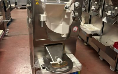 Carpigiani – מכונת ייצור גלידה ושמנת קצפת תעשייתית